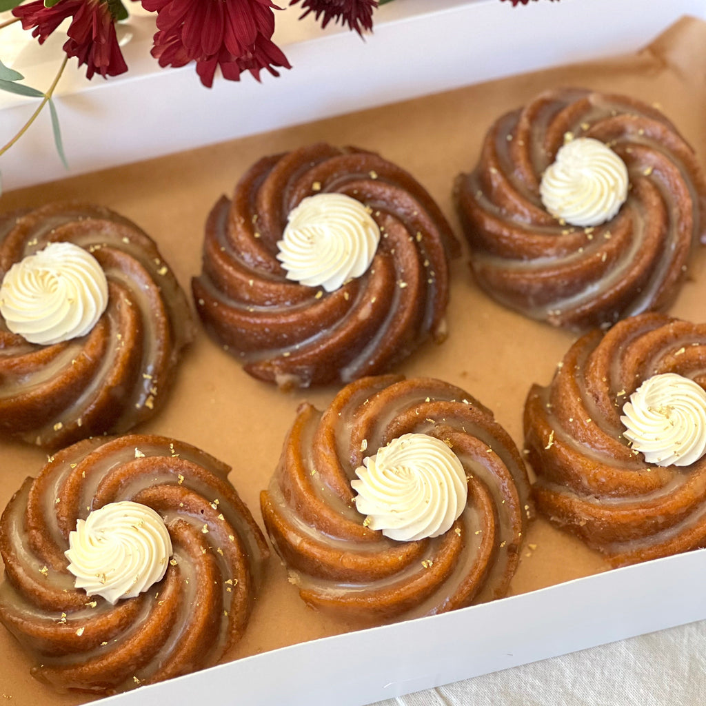 Thanksgiving Pumpkin Mini Bundt Cake 