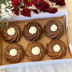 Pumpkin Cake Mini Bundt Box